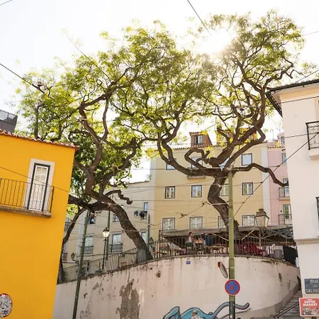 Scenic 4br With River Views Alfama Location Appartement *