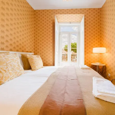 Scenic 4br With River Views Alfama Location Apartment *