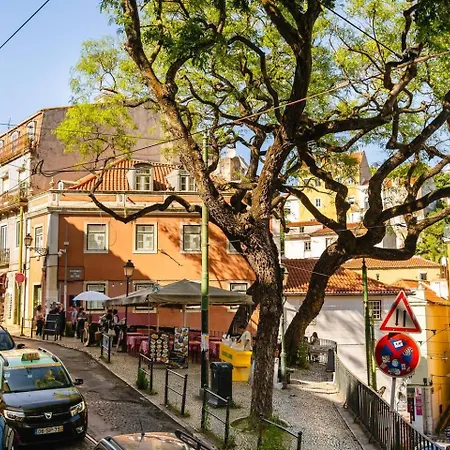 Scenic 4br With River Views Alfama Location Apartment *