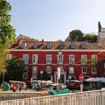 Appartamento Scenic 4br With River Views Alfama Location Lisbona