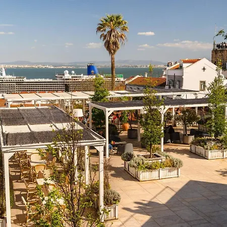Scenic 4br With River Views Alfama Location Appartamento *
