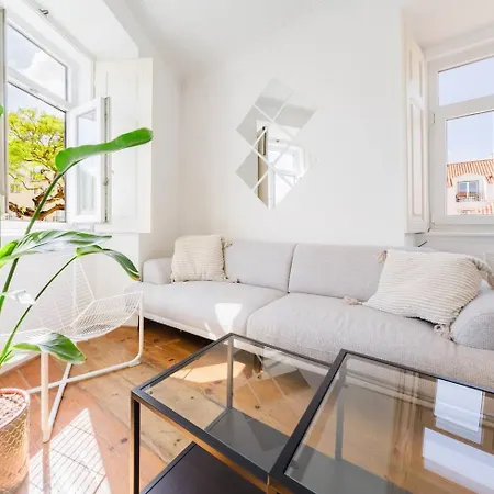 Apartment Scenic 4br With River Views Alfama Location *