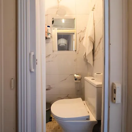 Appartamento Scenic 4br With River Views Alfama Location Lisbona