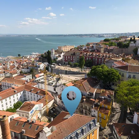 Apartment Scenic 4br With River Views Alfama Location Lissabon