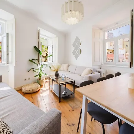 Scenic 4br With River Views Alfama Location Daire *