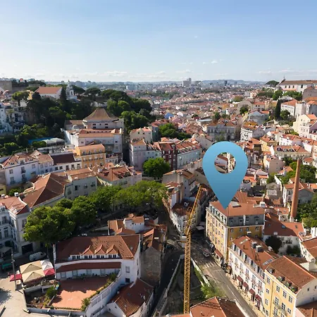 Daire Scenic 4br With River Views Alfama Location *